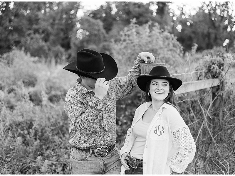 Love in the Wild: Jenny & Reagan’s Rustic Country Session at the Red River Wildlife&nbsp;Refuge